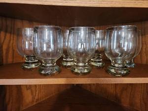 lot 15 image: Set of 10 Clear Glass Goblets