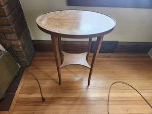 lot 20 image: Vintage Oval Wooden Side Table