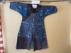 lot 33 image: Vintage Chinese Embroidered Robe