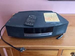 lot 117 image: Bose Wave Music System AWRCC1