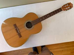lot 161 image: Kawai C-612 Classical Guitar