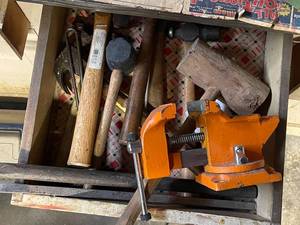 lot 337 image: Assorted Hand Tools with Metal Vice
