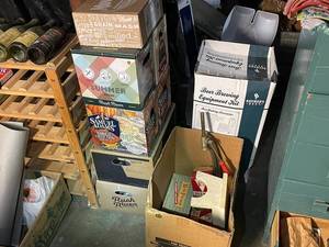 lot 352 image: Brewers Best Beer Brewing Kit