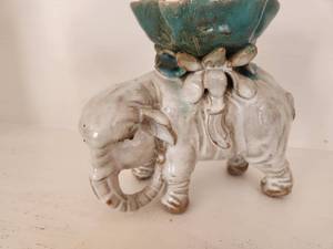 lot 59 image: Ceramic Elephant with Flower Bowl