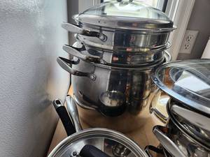 lot 93 image: Belgique Stainless Steel Cookware Set