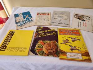 lot 248 image: Vintage Recipe Booklet Collection