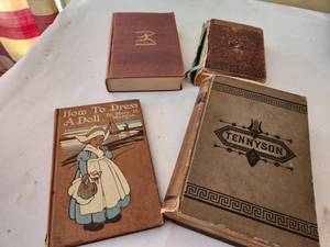 lot 254 image: Vintage Book Collection Set