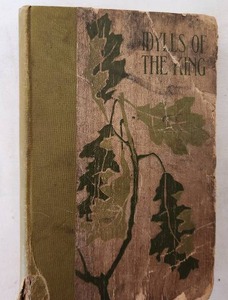 lot 262 image: Idylls of the King by Tennyson