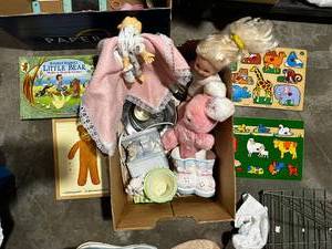 lot 308 image: Vintage Childrens Toys & Games Lot