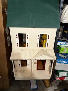 lot 318 image: Vintage Wooden Dollhouse