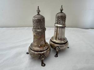 lot 6A image: Frank M. Whiting Sterling Silver Salt and Pepper Shakers