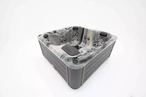 Brand New Refresh Hot Tub  Spa NO RESERVE ($200 delivery to many areas in ND, SD, MN) Over $20,000 Retail