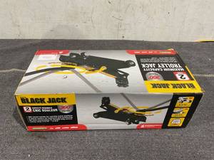 lot 136 image: Black Jack - 3 Ton SUV Jack with SUV Adapter Saddle, Black
