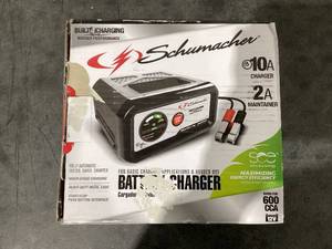 lot 613 image: Schumacher 10-Amp 12V Fully Automatic Battery Charger and Maintainer