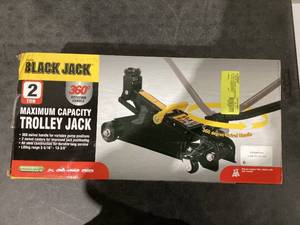 lot 617 image: Black Jack T82016W 2 Ton Trolley Jack with 360 Rotation Handle, Black