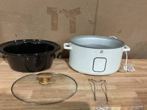 lot 368 image: 6 Quart Programmable Slow Cooker, by Drew Barrymore