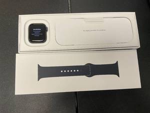 lot 55 image: Apple Watch SE (2nd Gen) GPS 40mm Smartwatch with Midnight Aluminum Case