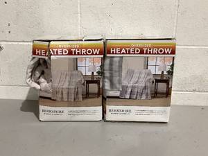 lot 557 image: LOT OF 2 Berkshire Heated Oversized Throw, Assorted Designs