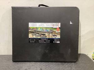 lot 638 image: Mainstays 6 Foot Bi-Fold Plastic Folding Table