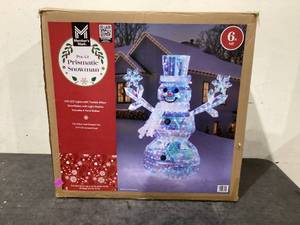 lot 647 image: Members Mark 6 Pre-Lit Prismatic Snowman