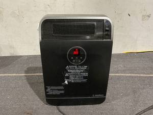 lot 173 image: Lasko 18 1500W Whole Room Ceramic Console Space Heater with Remote
