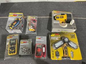 lot 175 image: LOT OF Miscellaneous EverStart Tools