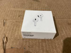 lot 319 image: Apple AirPods 4
