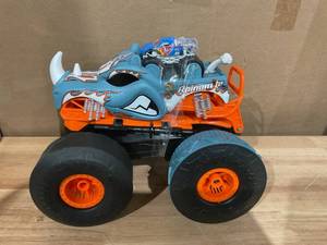 lot 417 image: Hot Wheels Monster Trucks RC Rhinomite Transforms into Launcher, Includes 164 Scale Toy Truck