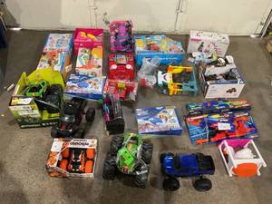 lot 85 image: Wholesale Pallet of Miscellaneous Toys