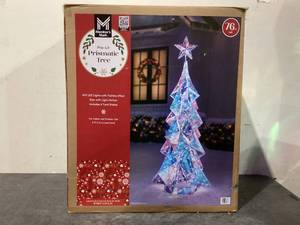 lot 693 image: Members Mark 6 Pre-Lit Prismatic Tree