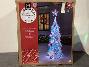 lot 694 image: Members Mark 6 Pre-Lit Prismatic Tree
