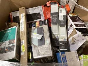 lot 919 image: Wholesale Pallet of Miscellaneous Items