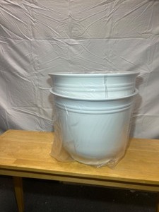 lot 25 image: 2 Planters