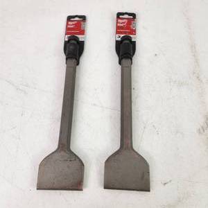 lot 20 image: Lot Of Two Milwaukee Scaling Chisels 48-62-2055 Great Condition