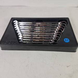 lot 51 image: Set Of Ten ICON Ratcheting Combination Wrenches Metric Excellent Condition In Tray