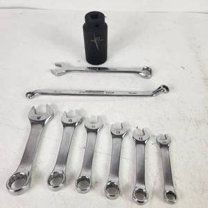 lot 88 image: Lot Of Eight Wrenches And Large Socket Great Condition