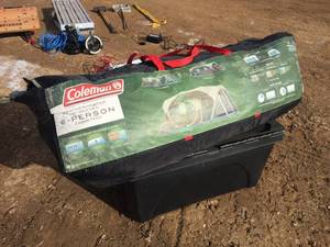 lot 159 image: Coleman Weathermaster Screened 6 Person Cabin Tent