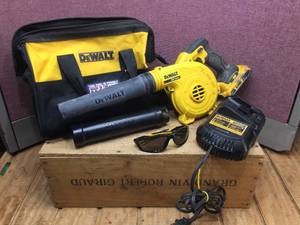 lot 103 image: Dewalt DCE100 Cordless Blower Kit