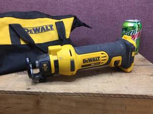 lot 113 image: Dewalt DCS551 Cordless Cut-Out Tool - Nice