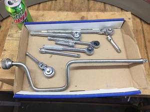 lot 137 image: Variety 38 Ratchets & Extensions