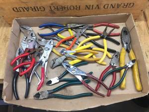 lot 145 image: Variety Pliers - Cutters