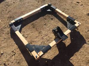 lot 105 image: Roll Around Tool Base 22 x 25 ID
