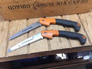 lot 196 image: 2 Fiskars Folding Hand Saws