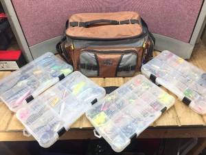 lot 203 image: Nice Tackle Bag Full of Older - Newer JigsLures