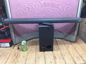 lot 224 image: Polk Audio Subwoofer - Soundbar - Remote