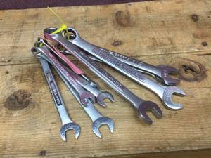 lot 226 image: 9 Pc Metric Combination Wrenches - All But 1 Craftsman