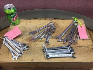 lot 243 image: Variety SAE-Metric Wrenches