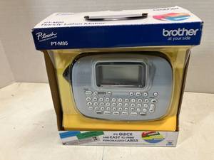lot 83 image: Brother Handy Label Maker