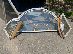 2 Sets of windows. All windows in pics included.