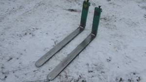 lot 26 image: Fork Lift Forks